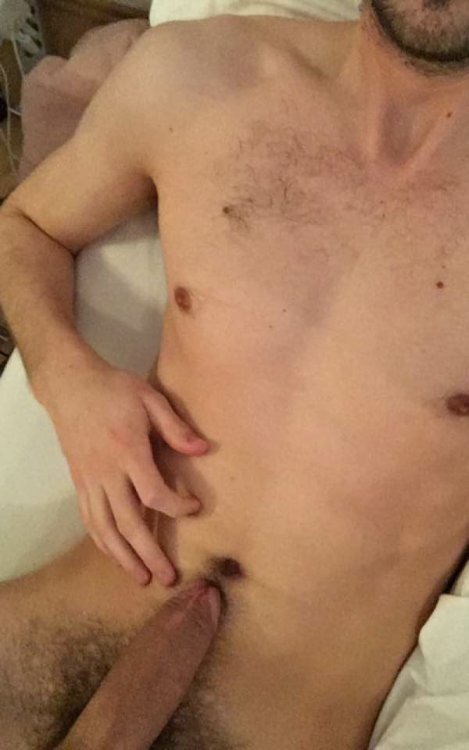 countryboysgonewild:  100 notes and I’ll post a video of him cumming  Hot! I wanna see it!