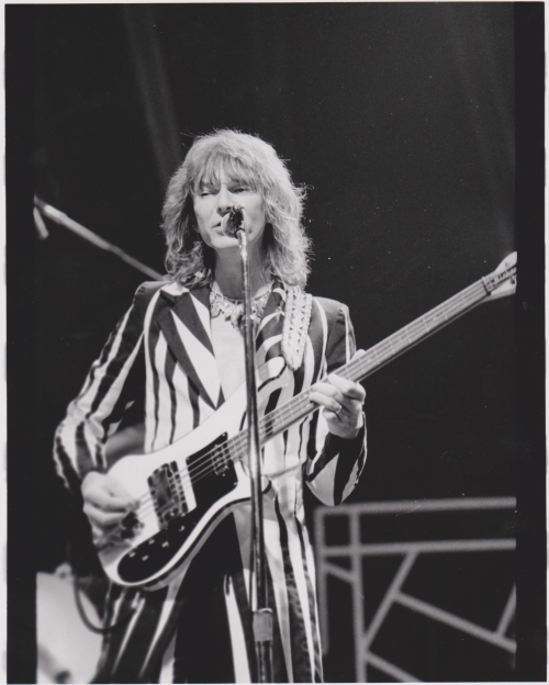 fuckyeahstevehowe:Jon Anderson & Chris Squire || October 1st, 1978 || Performing with Yes in Ft.