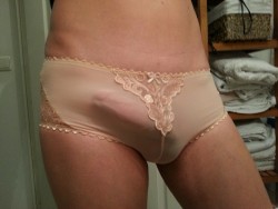 Gingerandmaryann:  I Loved Wearing And Sniffing My Mother’s Panties.