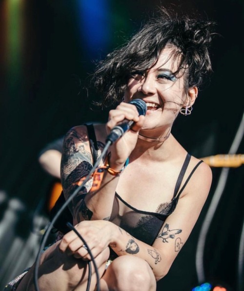 thesaddeststoryevertold:Michelle Zauner of Jbrekkie at Bonnaroo