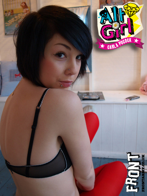 allquietontheboobagefront:  Carla Pocock