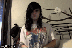 inhale-the-frost:  Old gif I never uploaded