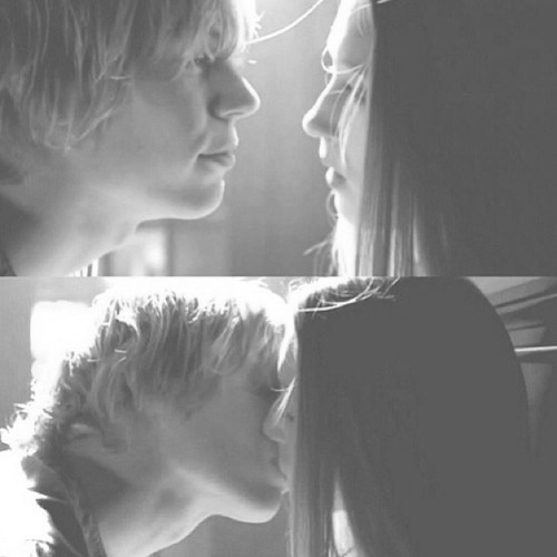 edaiperdiamoci:  ‘Like Romeo and Juliet.’ 