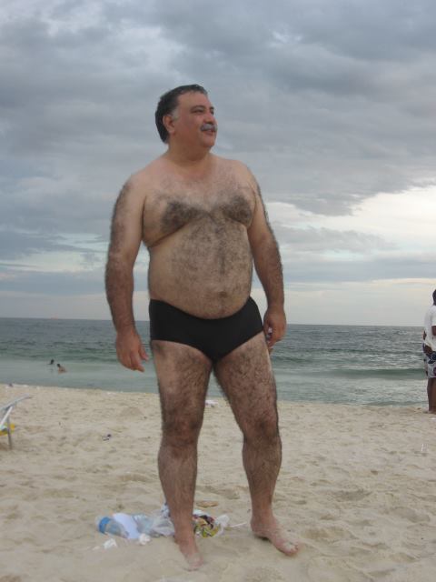 unclesonly:  omgolgunbaba:Babacik  My dream man.. Love his shape..