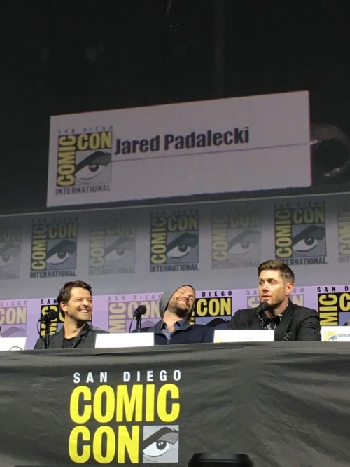 Supernatural panel at #SDCC 3/3. Taken by my friend so I could relax and enjoy.Feel free to share 