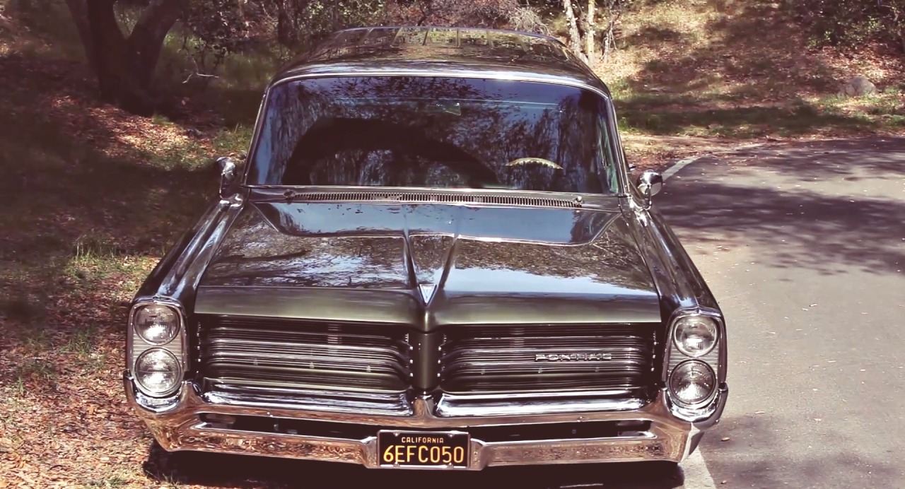 wagon-heritage:  theoldiebutgoodie:  1964 Pontiac Catalina Safari. by @drivenetwork