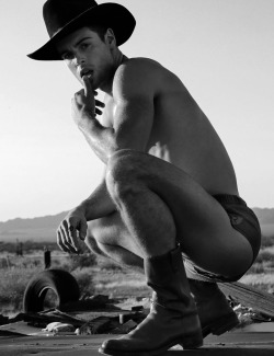 fuckyeahyeehaw:Howdy Nicholas Wright🤠 [Photographed by Hubert Pierre Pouches]