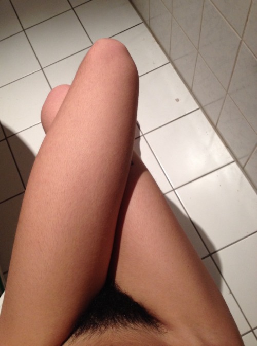 lovesithairy:  authenticwomen:  (Source: acidvirgo)  sweet bush