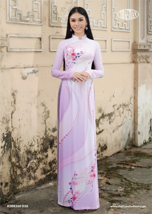 Vietnamese ao dai by Thai Tuan