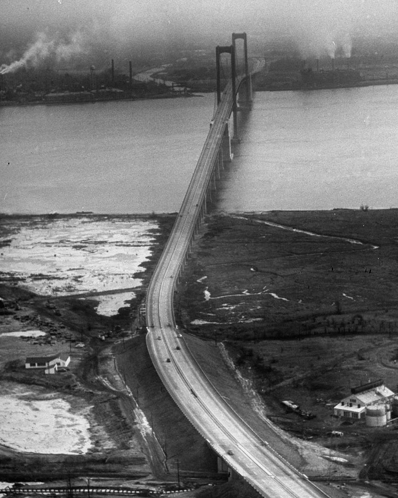 Yale Joel
The south end of the New Jersey Turnpike where it runs into the Delaware Memorial bridge that leads to Baltimore and then Washington D.C. , December 1951.
Thanks to silfarione