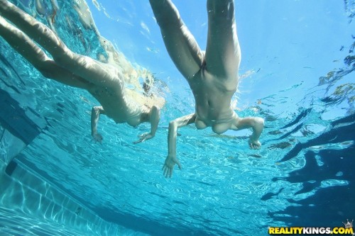 Sex underwater adult photos