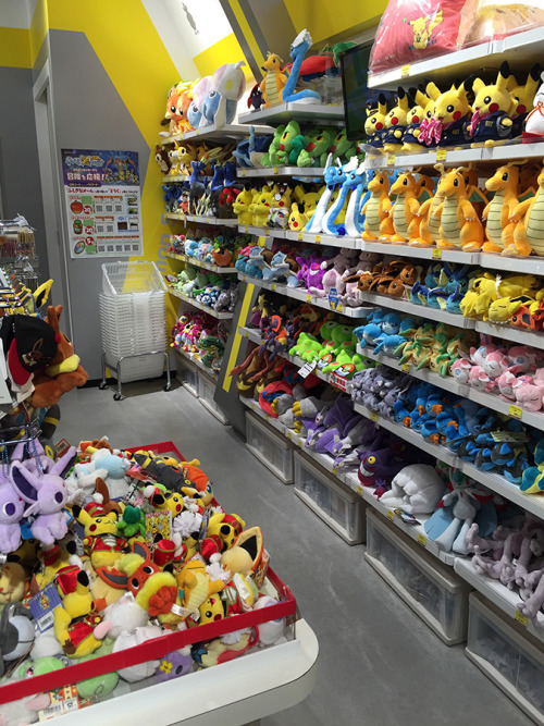 zombiemiki: Went to Narita airport to pick up my friend who is staying in Japan for a little over a 