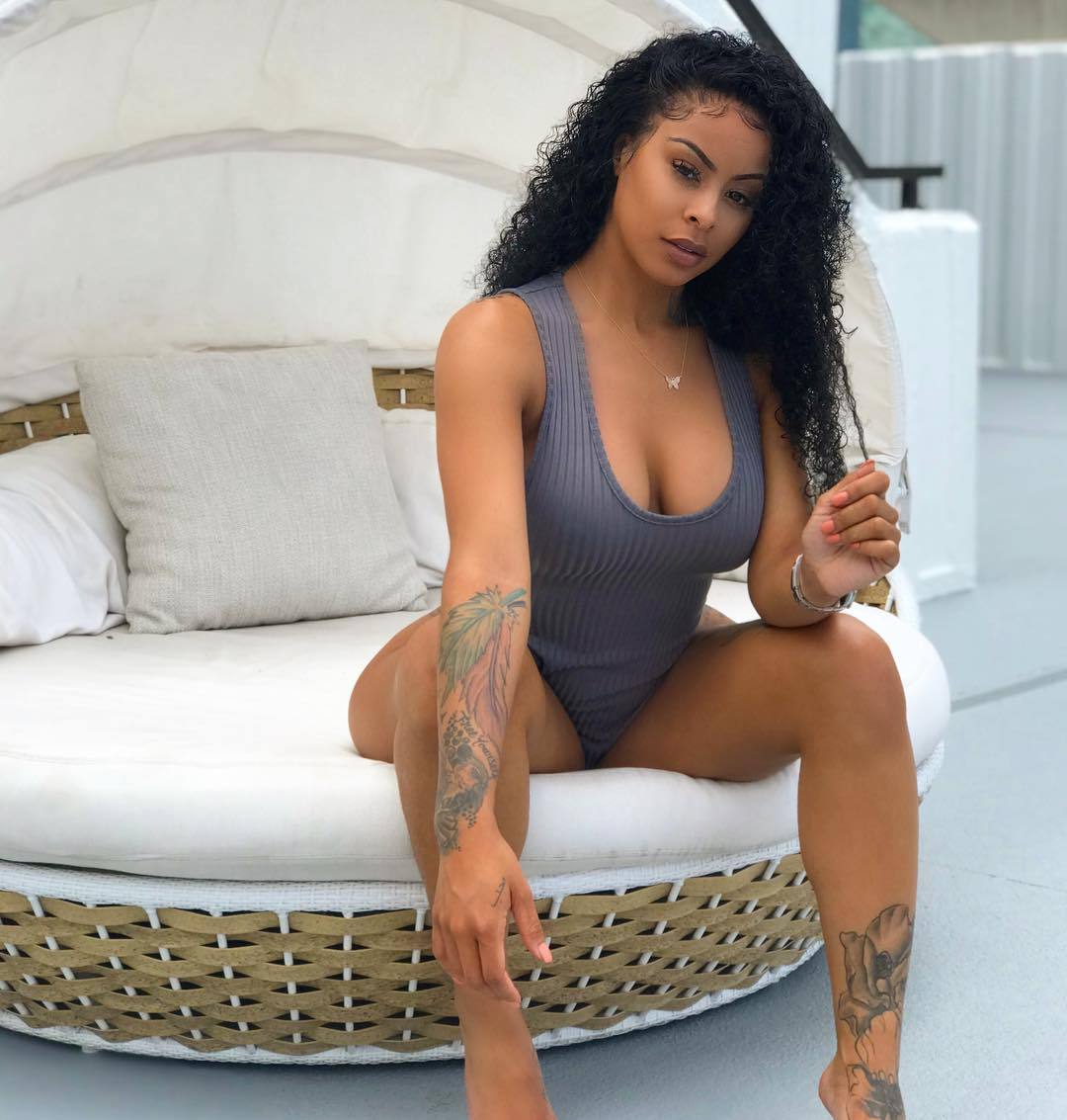 badbitchesandbooties:  Alexis Skyy