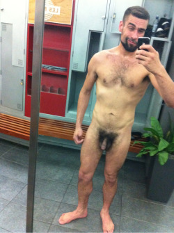 chrisperry415:Just after a steam room orgy full of gay barebacking at Les Mills Gym Auckland
