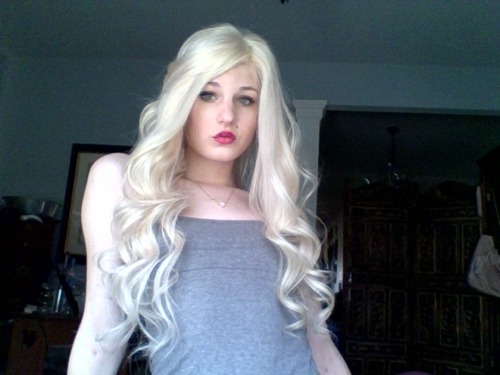kindofcute-kindof:  she’s back tbh