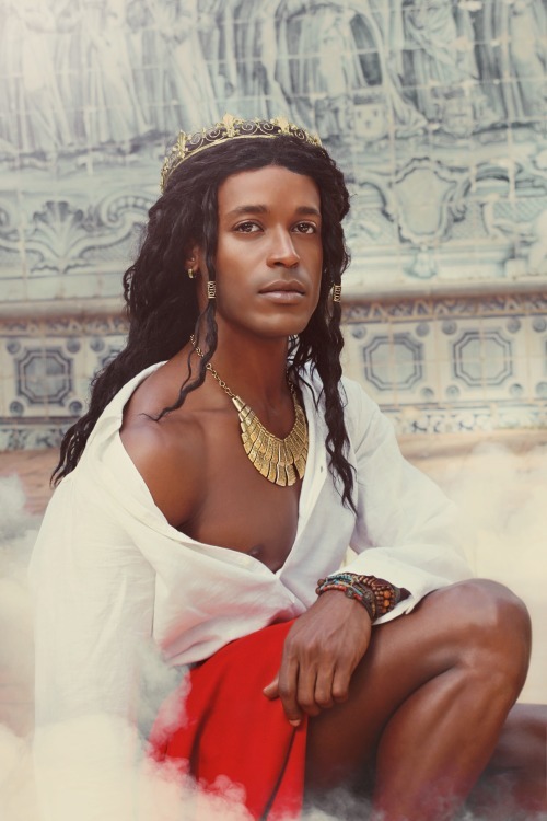 zeepandaroo:shadesofexotic:Paulo Pascoal is regal in these stunning photographs by Francisco Martins