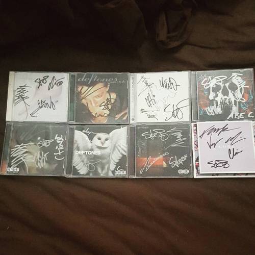 gibson8or-did-it:Finally have all #deftones #albums signed. #adrenaline #aroundthefur #whitepony #saturdaynightwrist #diamondeyes #koinoyokan #gore  LUCKY!