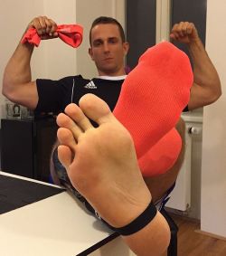 absoluteperfectioncashrape:  #bigfeet #soccersocks