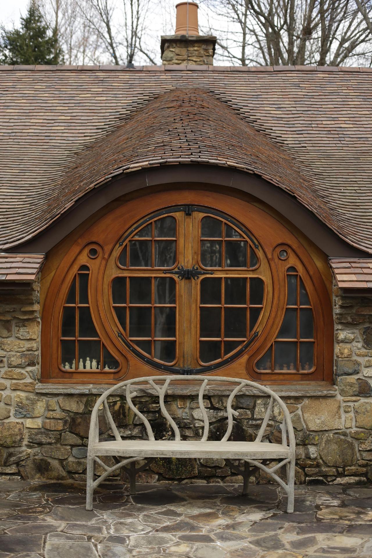 oldfellingaxe:“This Hobbit house belongs to a lifelong fan of author J.R.R. Tolkien