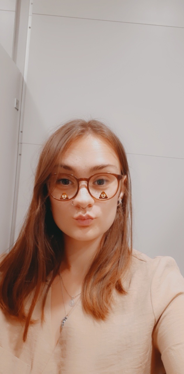 sezcozlez:Tipsy in ikea 😂