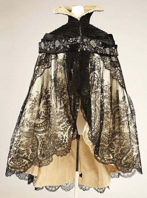 Ca.1900 French Silk and Cotton Evening Cape.