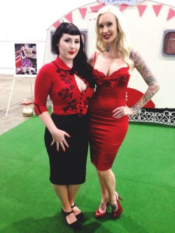 velvetfolly:  Yesterday I was in a pinup competition at the Tattoo and Body Art Expo and I got to meet the beautiful Sabina Kelly :D ❤️