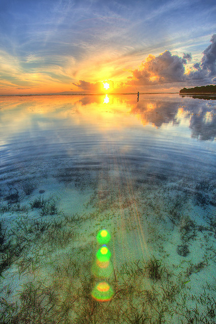 drxgonfly:  Sunrise at Nusa Dua Beach, Bali by Thainlin Tay on Flickr. 