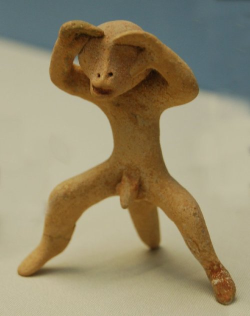 ancientpeoples:Terracotta figure of a monkeyc.450 BCCorinthian(Source: The British Museum)