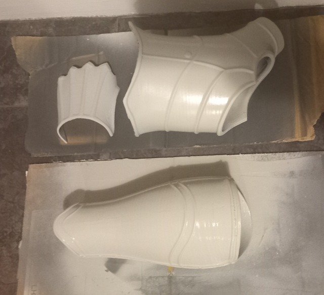 Carlo arm progress, these pieces pictured have had a light sand and primed, more updates soon
Arm won't be done until early 