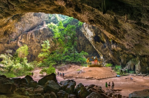 beautifuldreamtrips:  Phetchaburi Province by joselbarrera ▶️▶️ http://ift.tt/1Ac0HW3 Follow us for more!  ▶️▶️ http://ift.tt/1B4bTry 