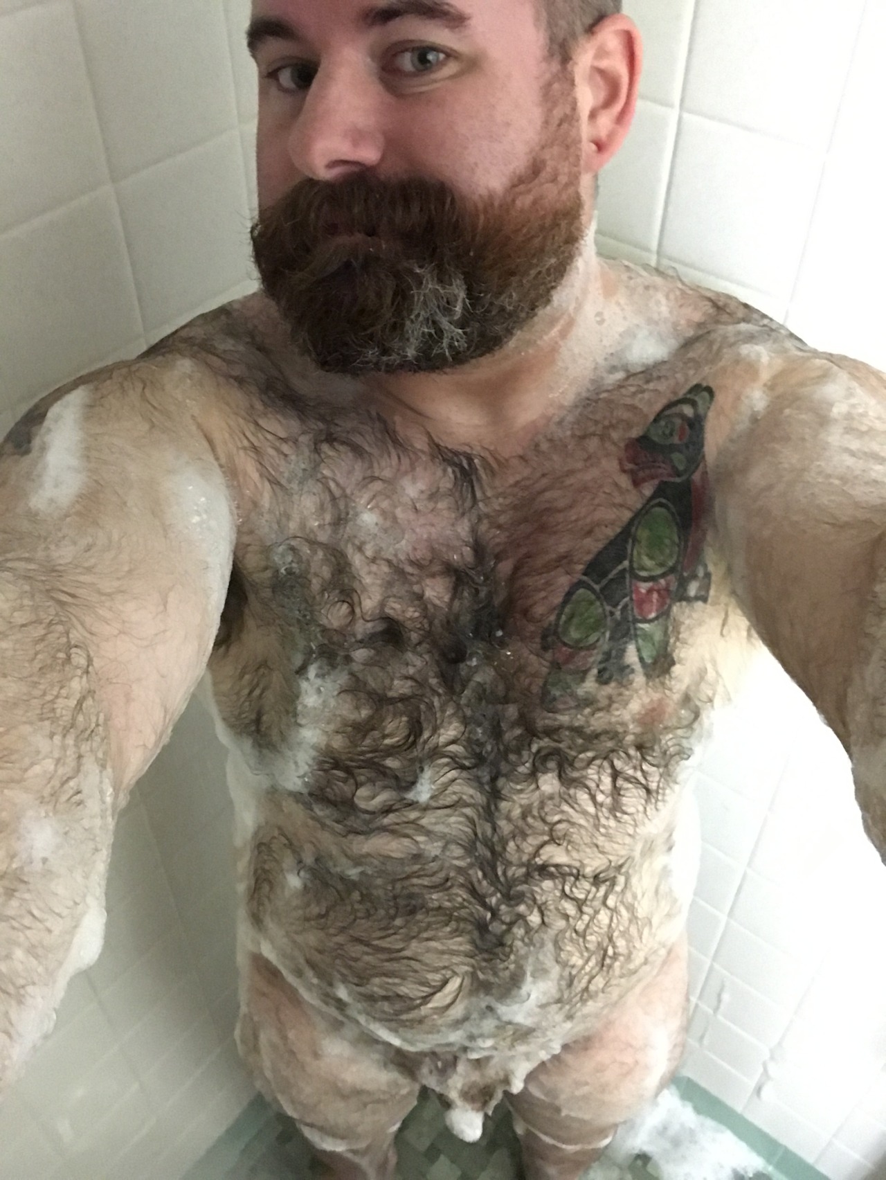 pizzaotter:  bearlywill:  Here are a couple of heavily soaped up shower selfies for