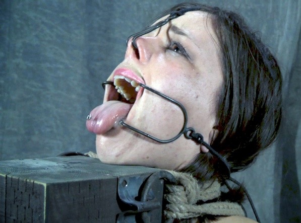 slavefarmer:  The Feel of Steel. 