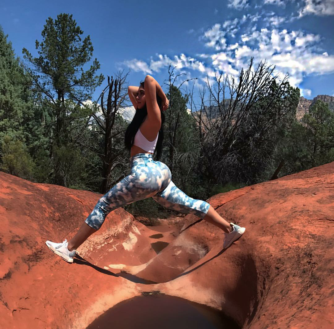 goood-thickness:  Who’s up for a morning hike