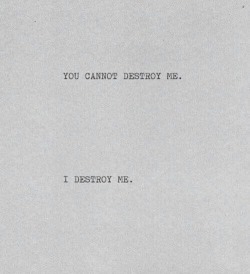distractful:  I destroy me