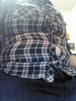 bl0atmybelly:  My belly isn’t even close to full but this shirt is nearly done for…