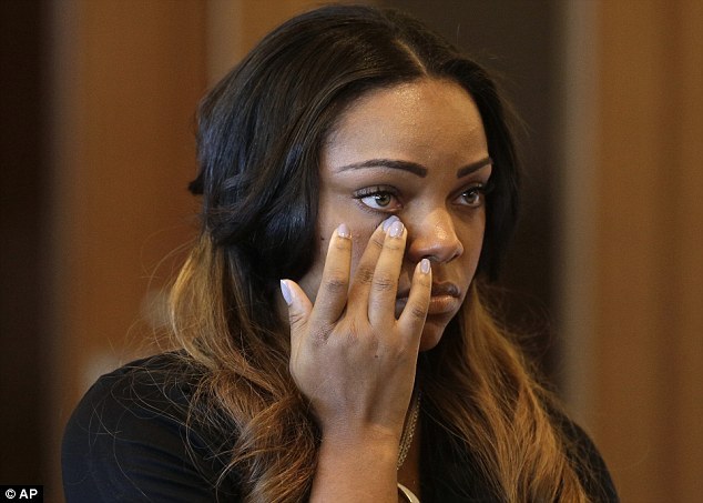 blackgirlsrpretty2:  Poor thing….