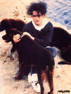 red-weiland:  Robert Smith with doges ^_^