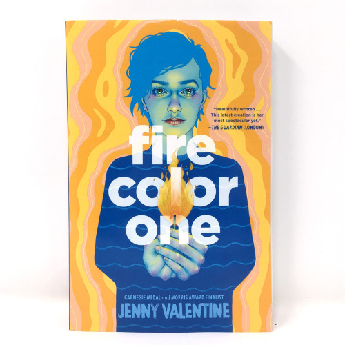 Did a cover illustration for Jenny Valentine’s book ‘Fire Color One’!Penguin 