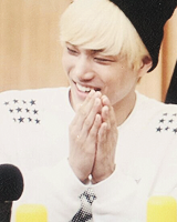 jongin-a-blog:  Kai looking gorgeous with his new blonde hair~ 