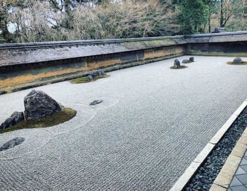 ＼おにわさん更新情報／ ‪[ 京都市右京区 ] 龍安寺庭園“石庭” Ryoan-ji Temple Rock Garden, Kyoto の写真・記事を更新しました。 ーー細川勝元？相阿弥？金森宗和？