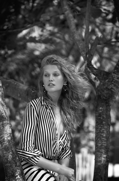 vogue-at-heart:  Toni Garrn in “Swept Away” for Daily Summer, May/June 2015Photographed by Gilles Bensimon