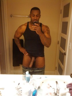 sexiboyz:  watchandstare:  pussybutt1:  imsexynymia:  mysterius-j:     My kinda dude… Thick n sexy   Damn  Right  My type  Sexi boi n azz 