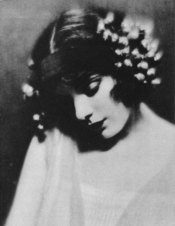 greatgdean:  Alma Rubens…silent film star 