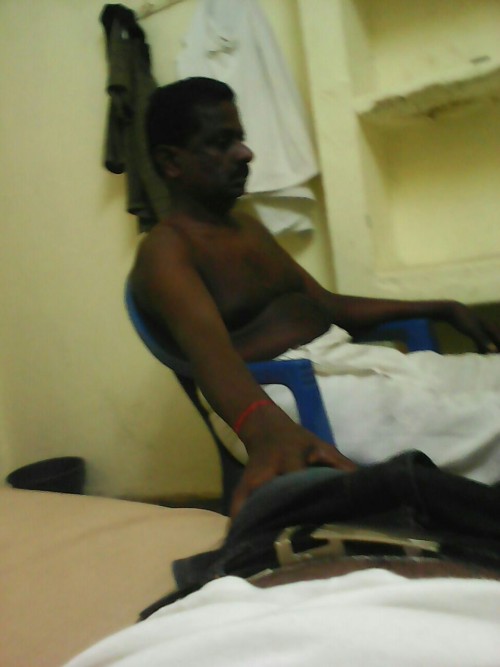 johnyjohnycbe:  blackloverin:  Uncle in show   Maatunaru mama.. super shots…