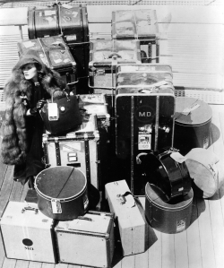 divadietrich:  Marlene Dietrich and her luggage. 