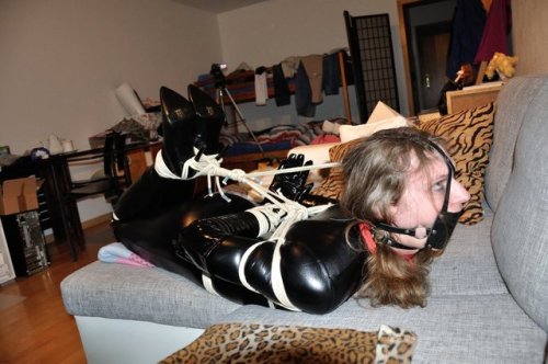 gaggedalexis:Stringent bondage from one end to the other……