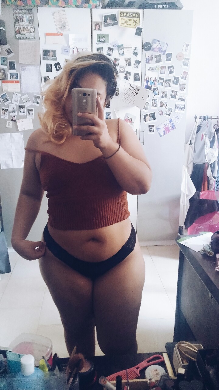 partyinjulespants:  Lazy Saturday