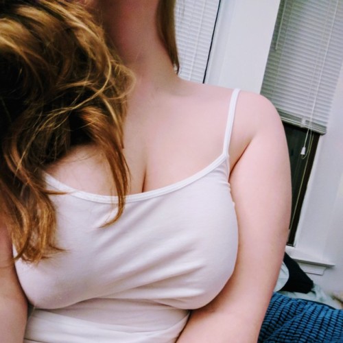 wishyawrhere:Barely left bed all day, but at least my tits look great in this top ☁️