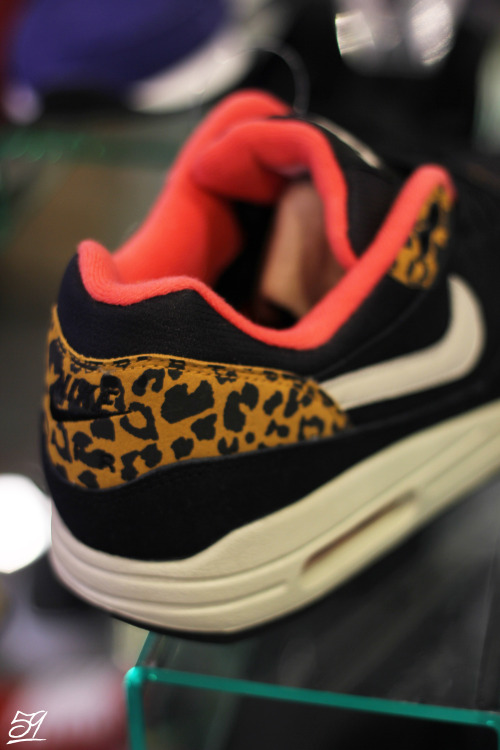 shoe-pornn:  Nike Air Max 1 WMNS-Leopard/Pink/Black.
