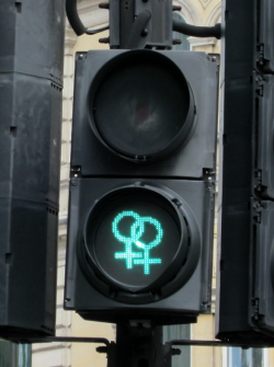 lesbianherstorian:lesbian traffic lights in trafalgar square, london, june 2016
